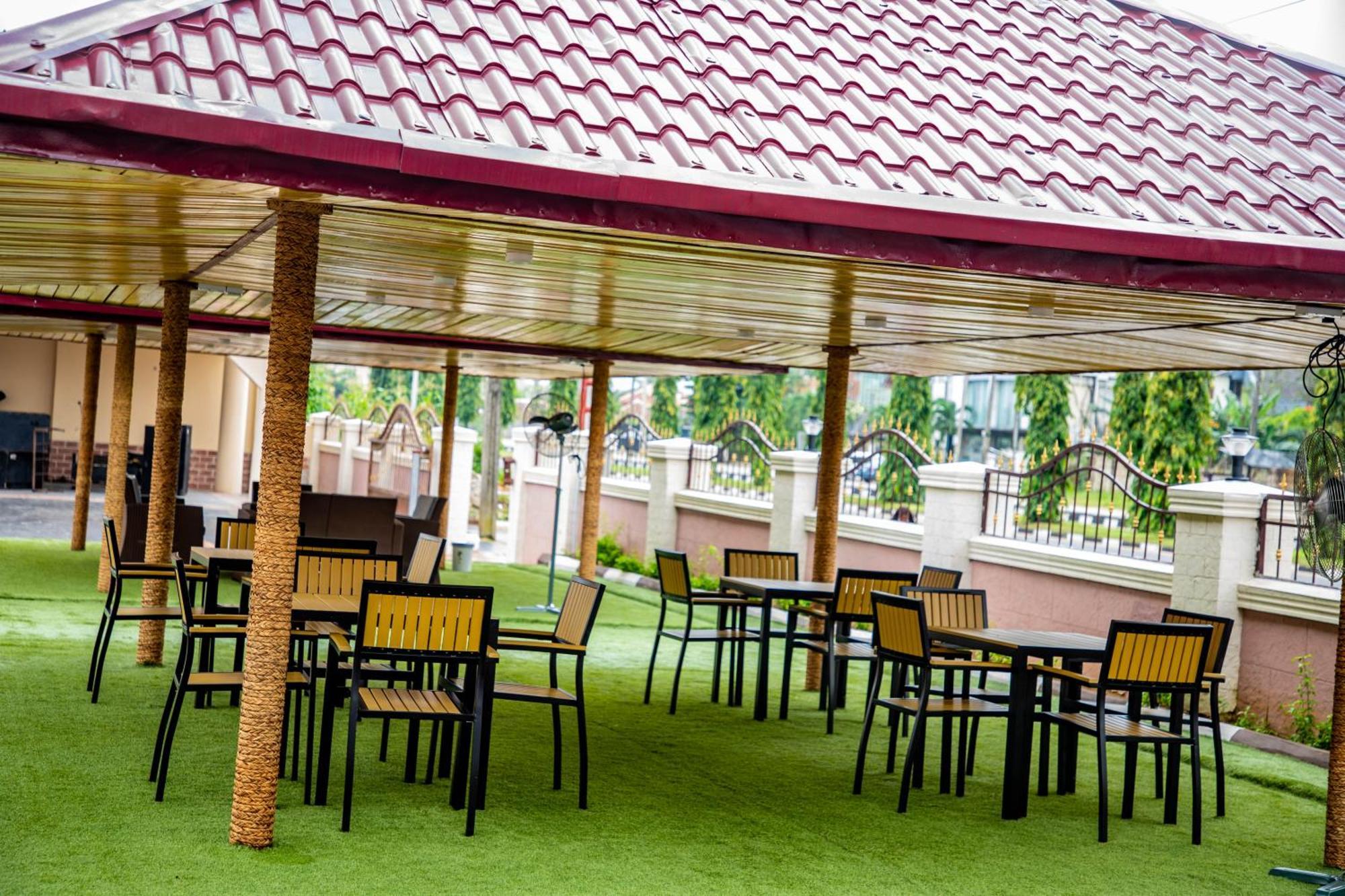Villa Hilton Hotels Уйо Экстерьер фото