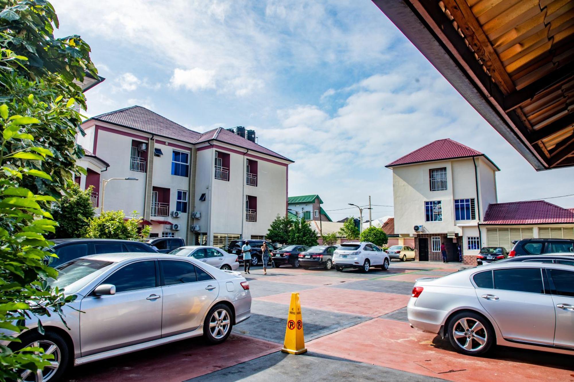 Villa Hilton Hotels Уйо Экстерьер фото