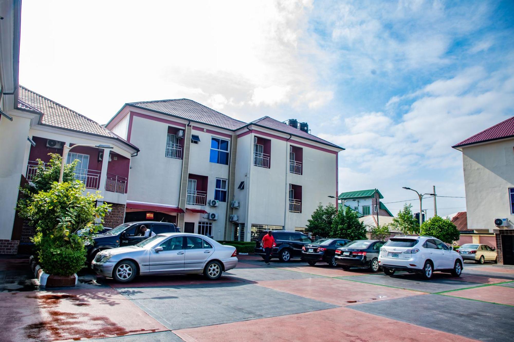Villa Hilton Hotels Уйо Экстерьер фото