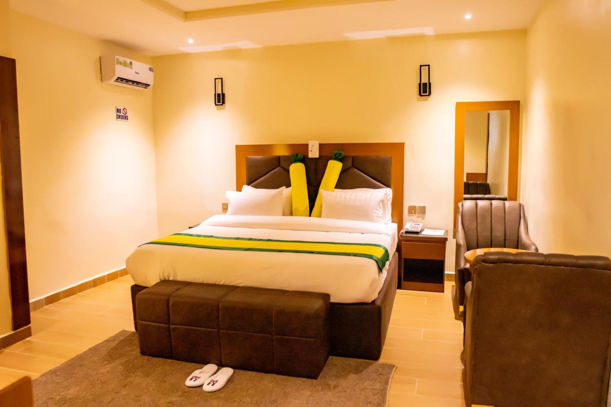 Villa Hilton Hotels Уйо Экстерьер фото