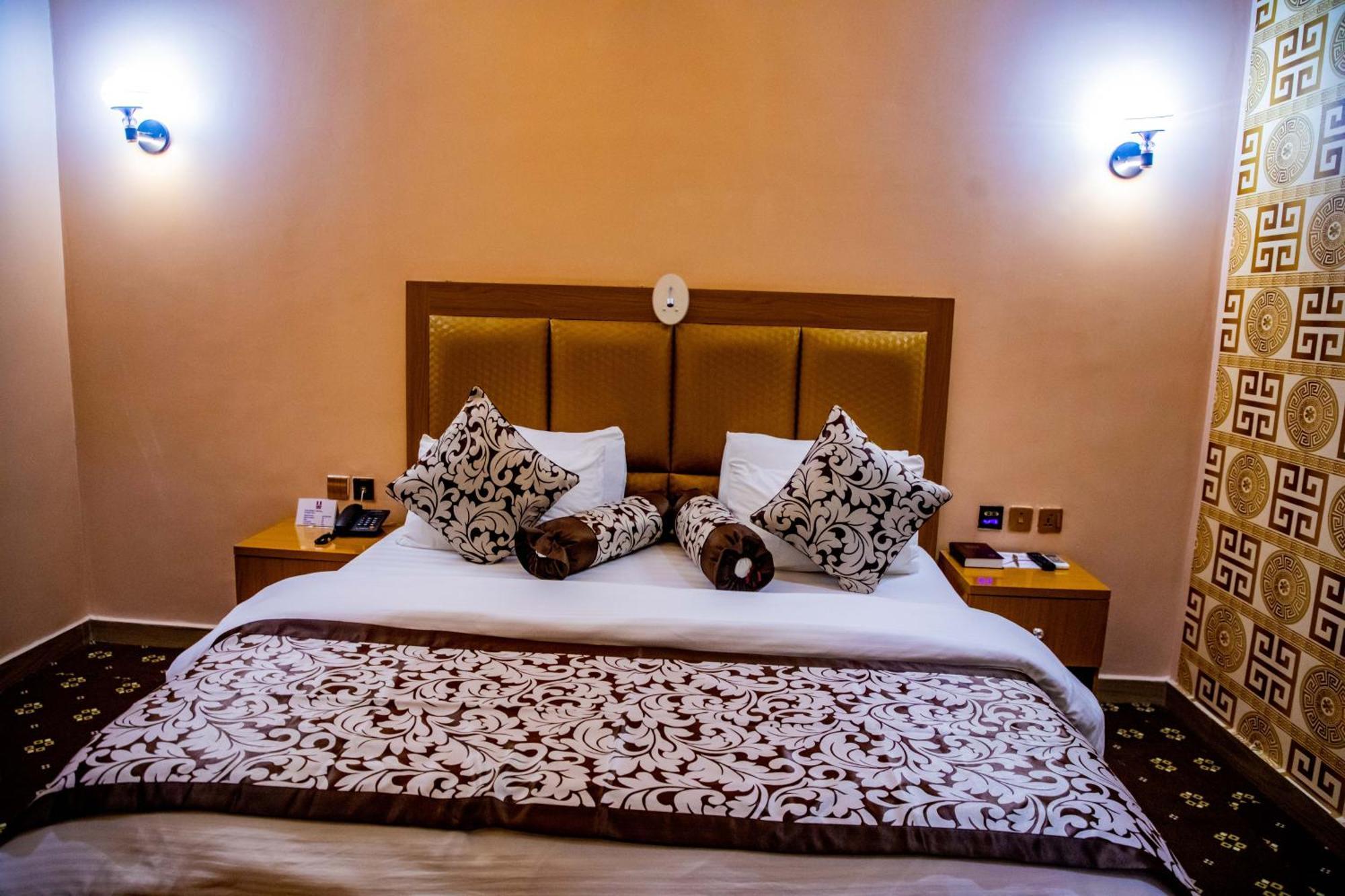 Villa Hilton Hotels Уйо Экстерьер фото