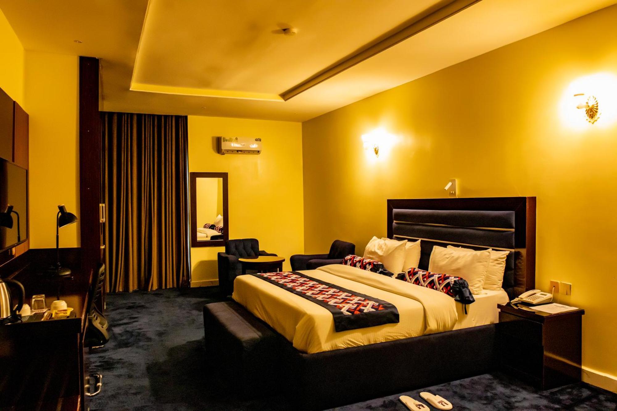 Villa Hilton Hotels Уйо Экстерьер фото