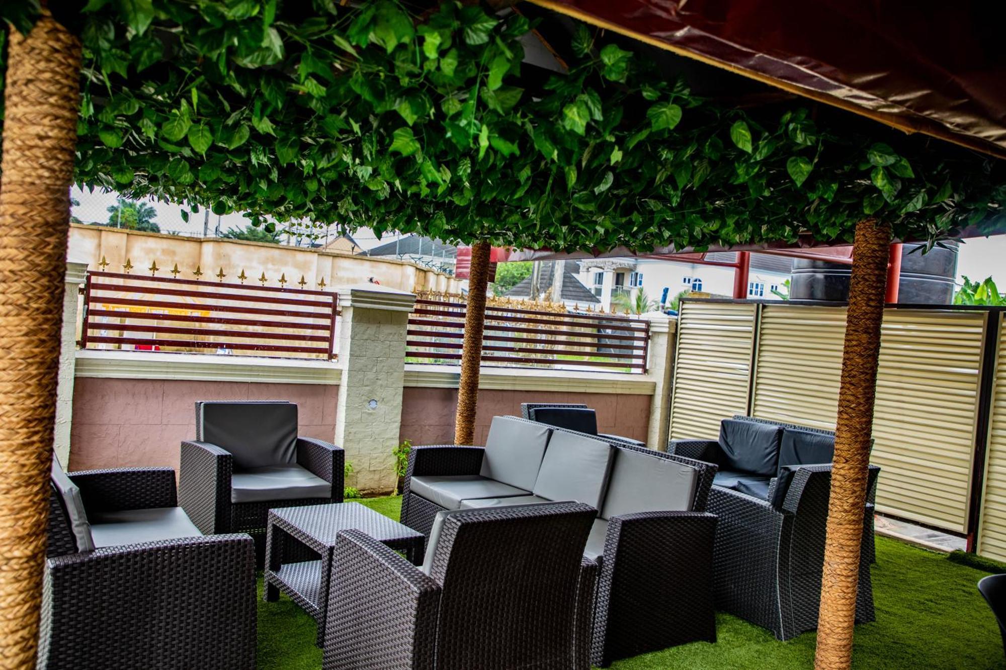 Villa Hilton Hotels Уйо Экстерьер фото