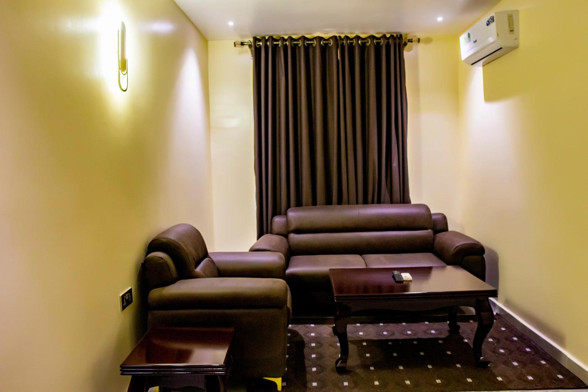 Villa Hilton Hotels Уйо Экстерьер фото