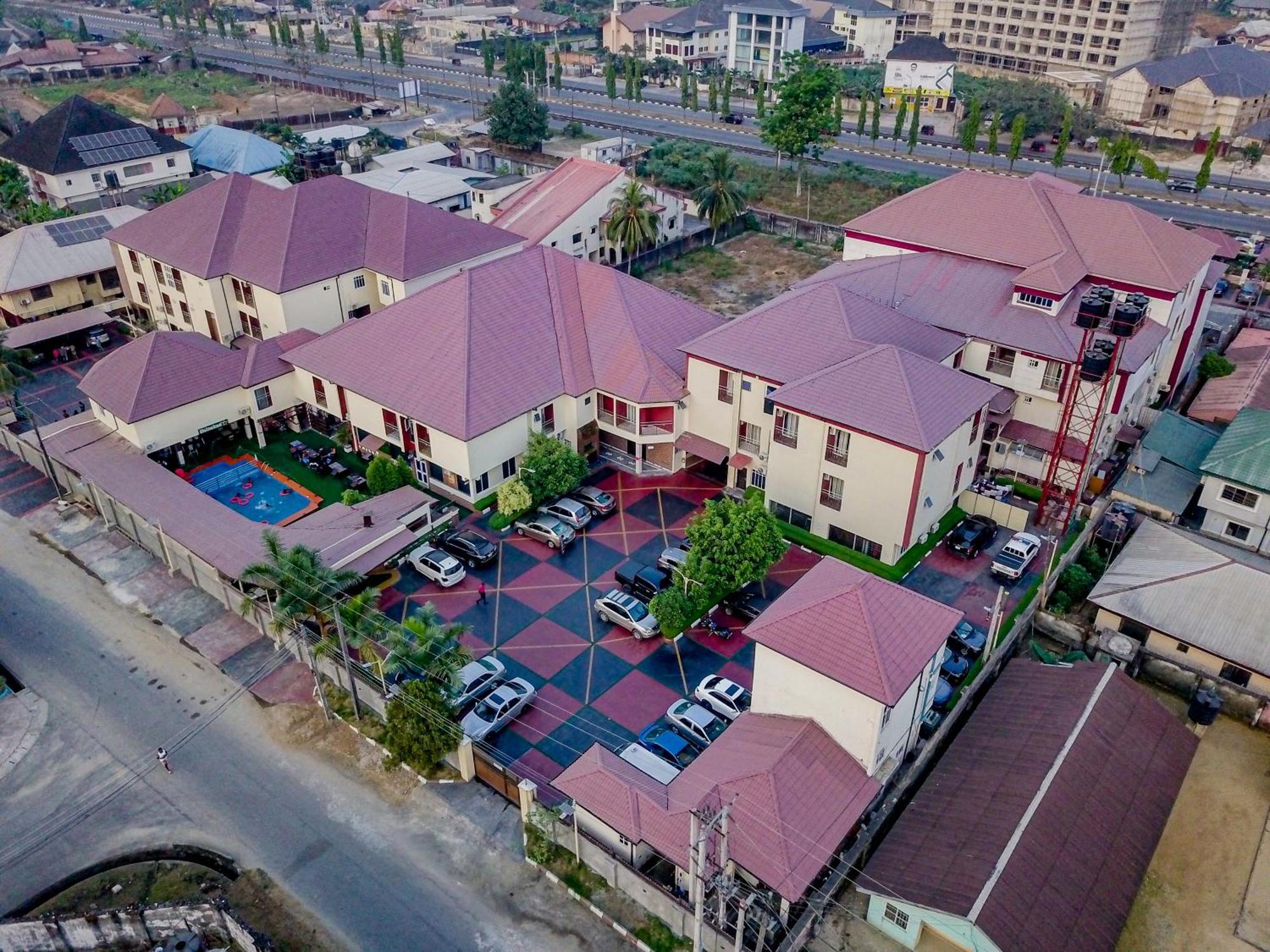 Villa Hilton Hotels Уйо Экстерьер фото
